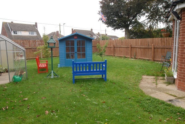 Rathside-Care-Home-residents-garden